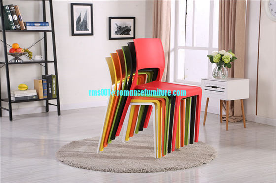Silla de plástico apilable diseño moderno silla de comedor con diferentes colores silla de comedor PC506