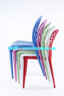 Silla de plástico blanca apilable para restaurante en oferta PC107