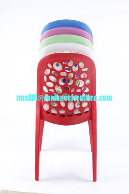 Silla de plástico blanca apilable para restaurante en oferta PC107