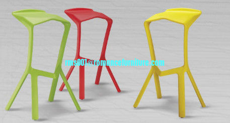 Venta caliente restaurante silla de plástico blanca apilada silla de ocio PC641