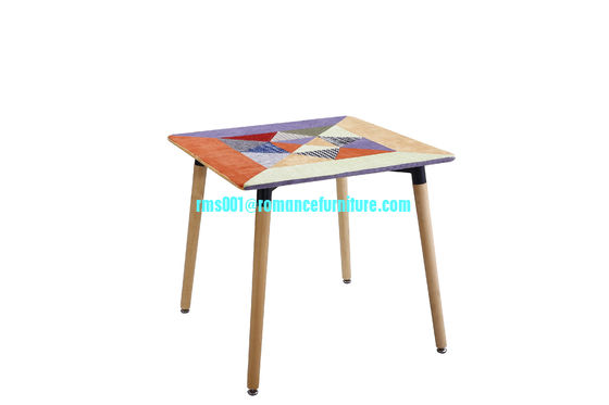 Oferta especial: mesa de comedor con tapa de MDF y patas de madera de haya T-07